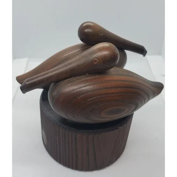 VTG MCM Shakey's Noisy Oyster Cypress Wood Carved Pelicans Figurine - Picture 13 of 14